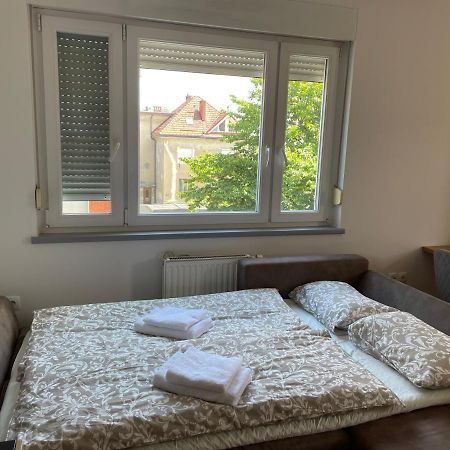 Mely Rose Lägenhet Ljubljana Exteriör bild